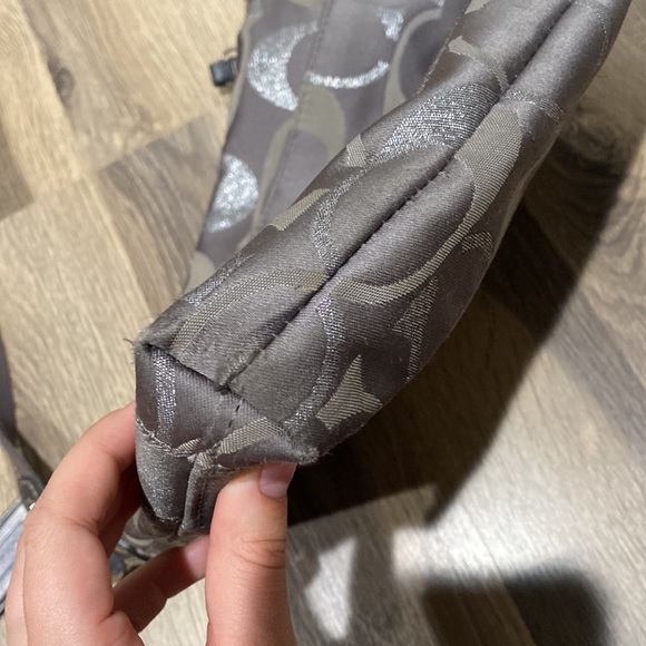 💫 Coach Silver Authentic Shoulder Bag 💫 - Picture 8 of 15